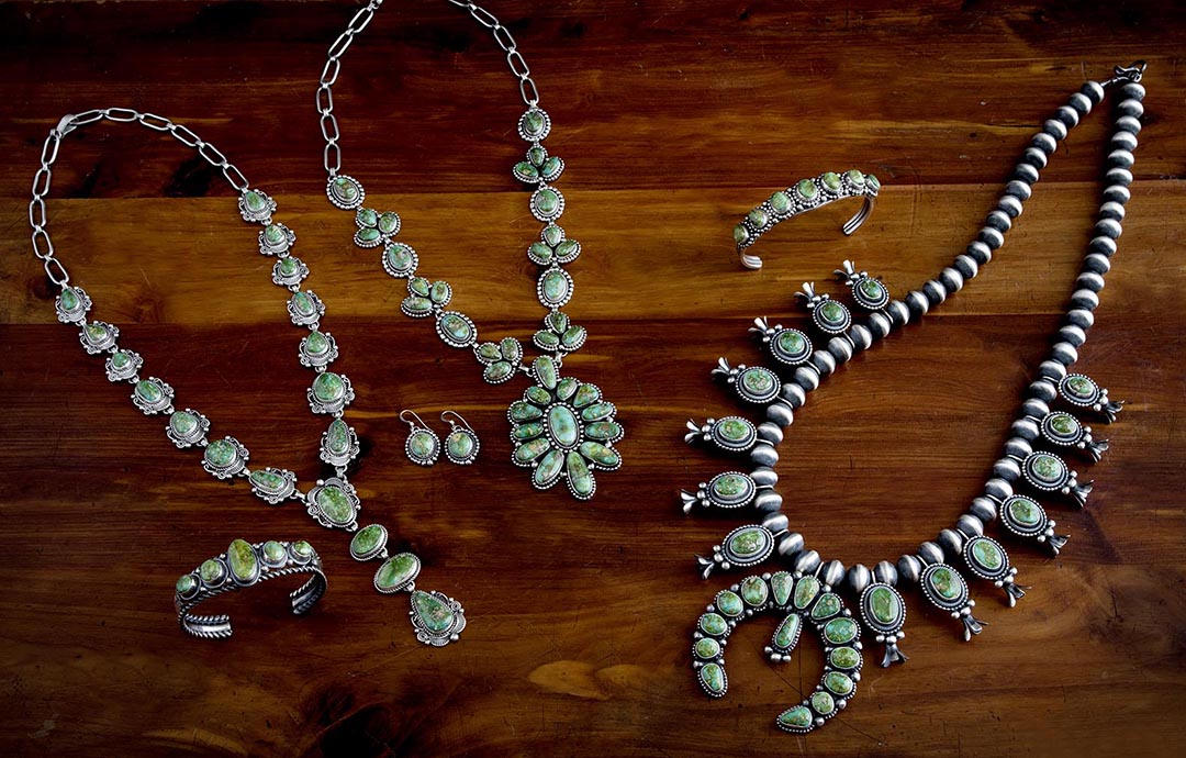 Gorgeous Navajo Turquoise Silver Squash Blossom Necklace Set 28341